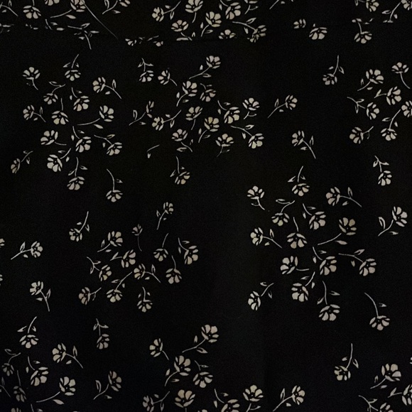 New without tags, button front short skirt! - Picture 2 of 7